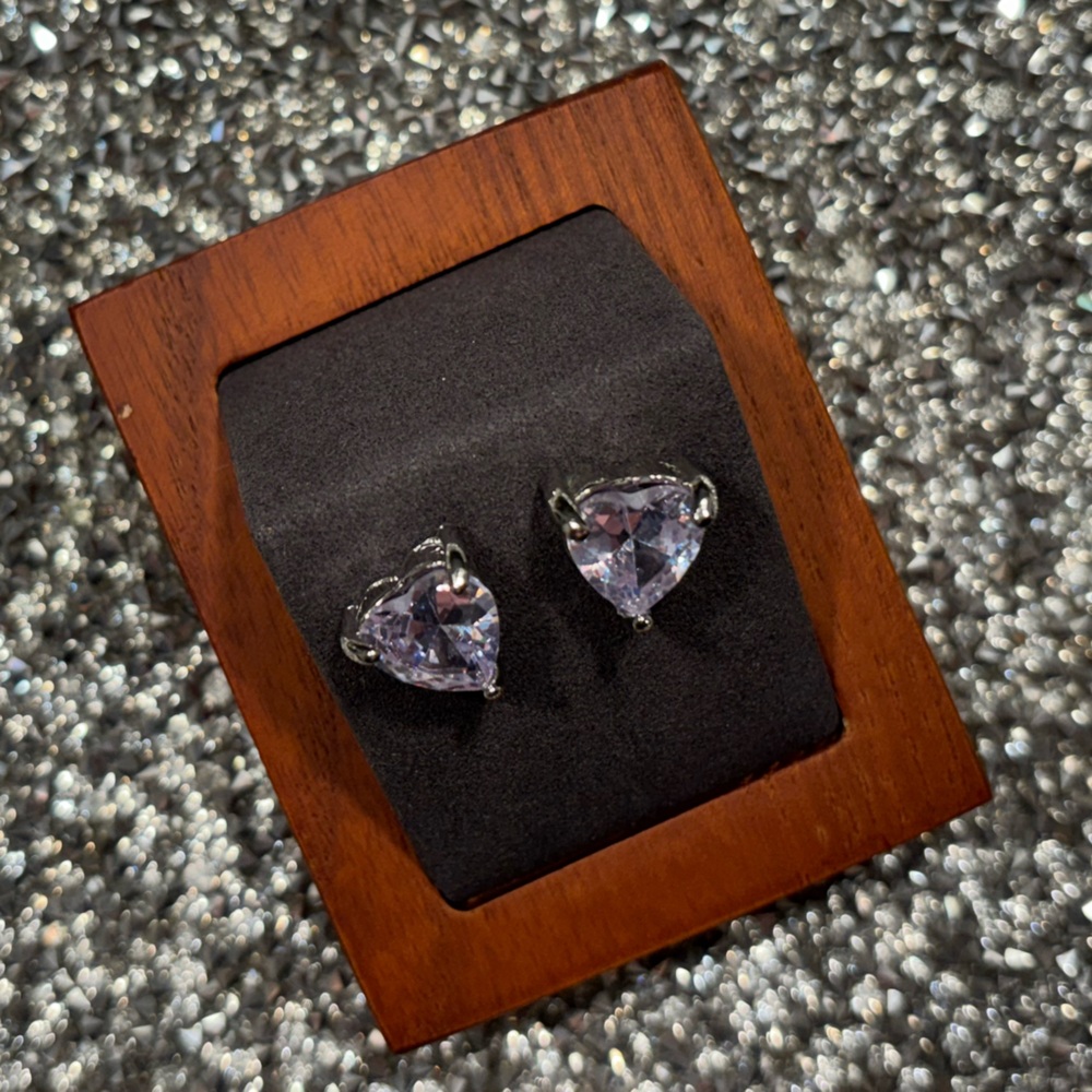 Heart-Shaped Silver Stud Earrings NIP - Picture 6 of 6